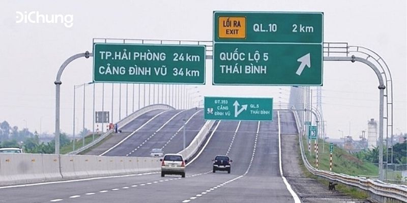 Vịnh Lan Hạ cách Hà Nội bao nhiêu km