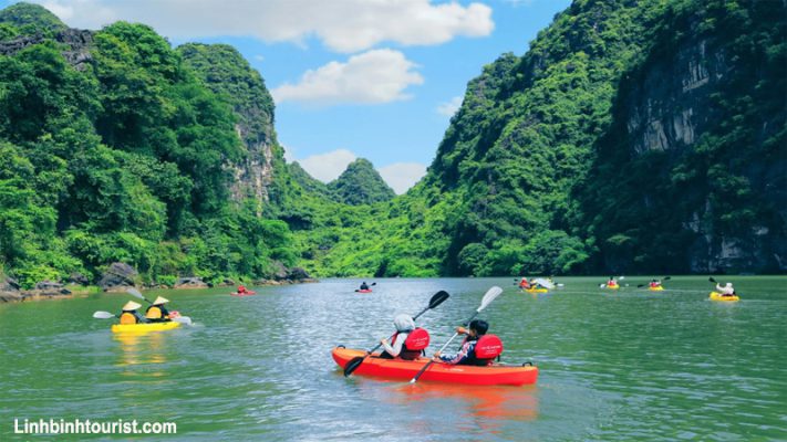 Giá vé chèo thuyền kayak Vịnh Lan Hạ