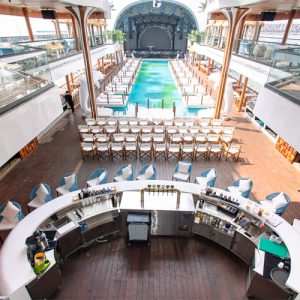 Du thuyền Dolphin Cruise