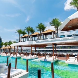 Du thuyền Dolphin Cruise