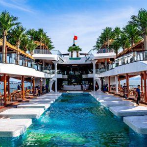 Du thuyền Dolphin Cruise