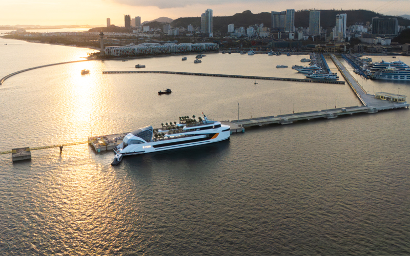 Du thuyền Dolphin Cruise Hạ Long